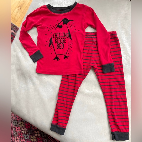 5 Carter's Penguin Chillin Before Bed Pajama Set, Shirt Pants, Velour, Red Black - Picture 2 of 10